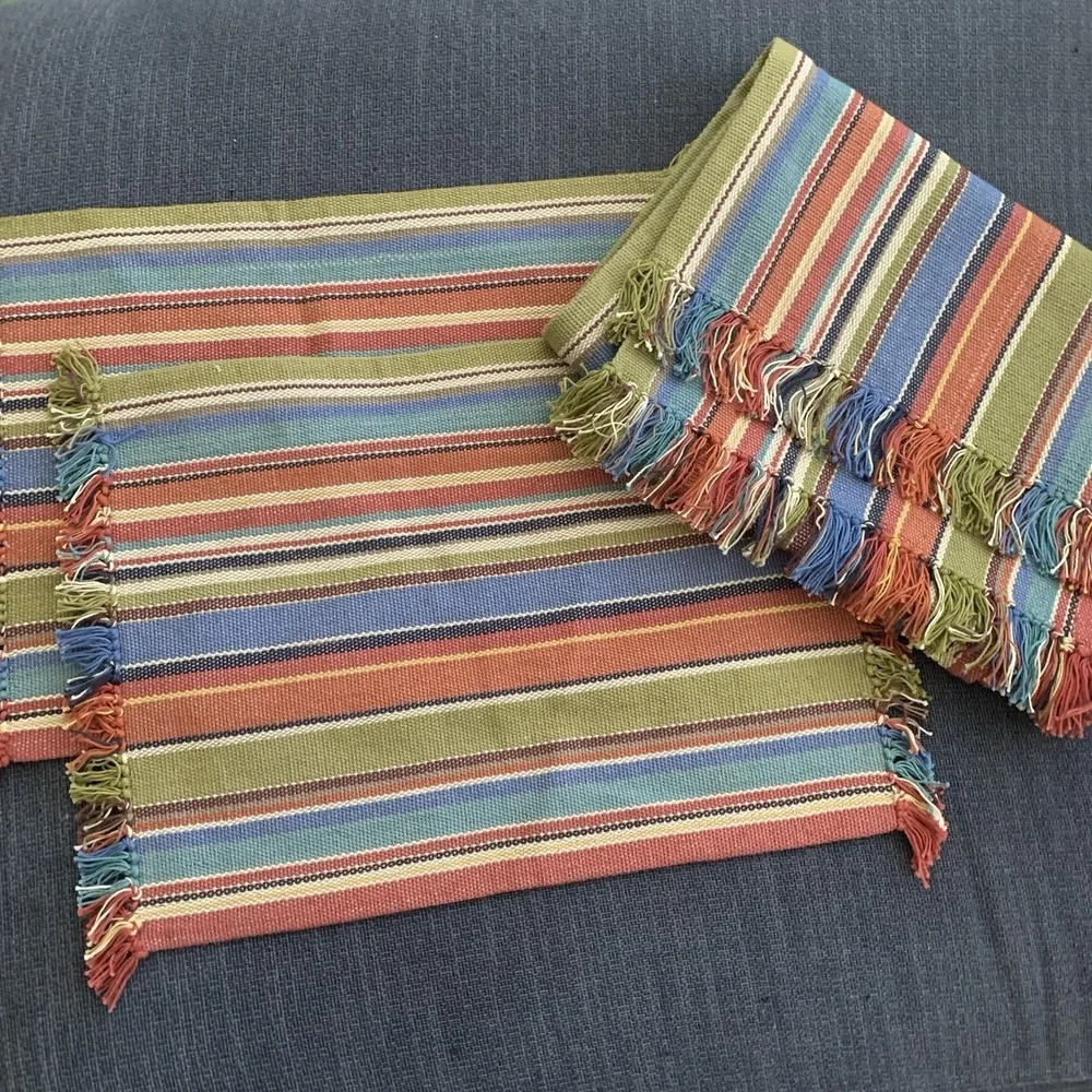 Crate‎ & Barrel Table Runner Sabrosa And 2 Placemats